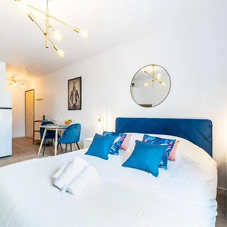 Apartament Proche Technopole: Lit Double - Fibre - Lave-linge