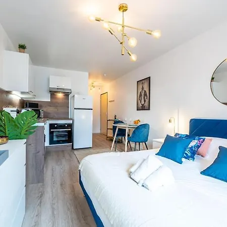 Proche Technopole: Lit Double - Fibre - Lave-linge