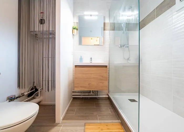 Proche Technopole: Lit Double - Fibre - Lave-linge *